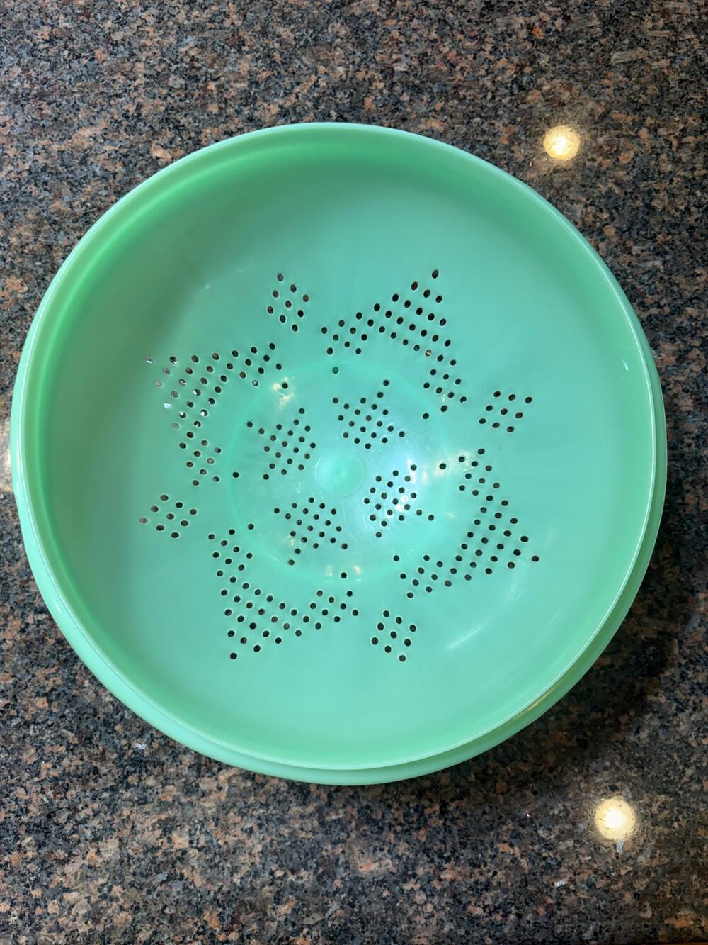 Vintage Jadeite Green Tupperware Strainer Colander Footed, MCM
